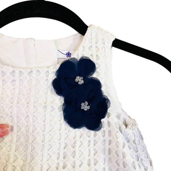 Shrinking Violet Girls White and Navy Blue Sleeveless Dress Size 4 w/ 3-D Flower - Picture 2 of 11